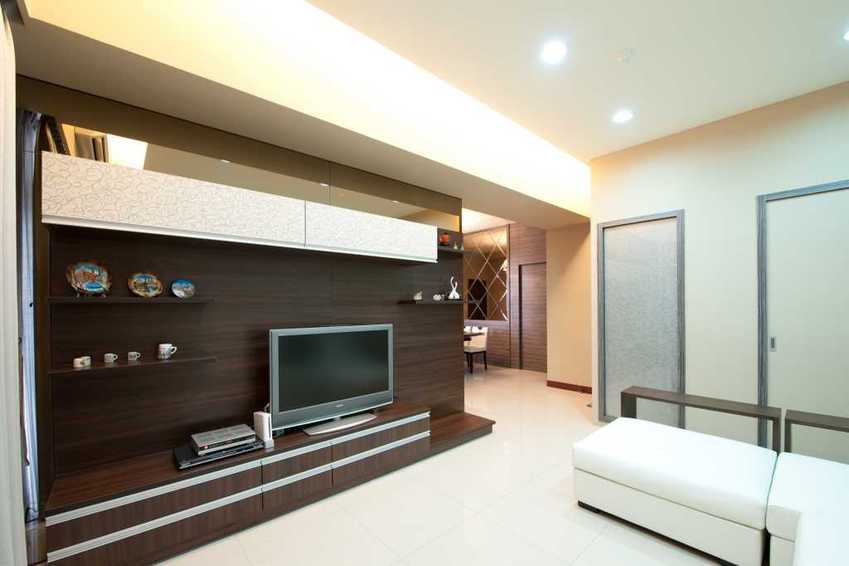 实木现代客厅电视背景墙设计 - 效果图