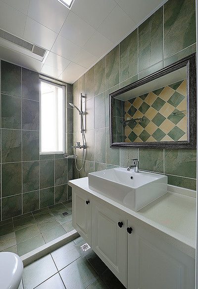 清新淡雅宜家装饰风格卫生间效果图