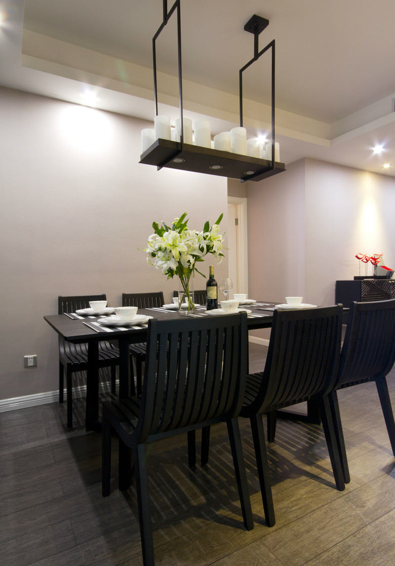 简约宜家风格餐厅桌椅装饰图