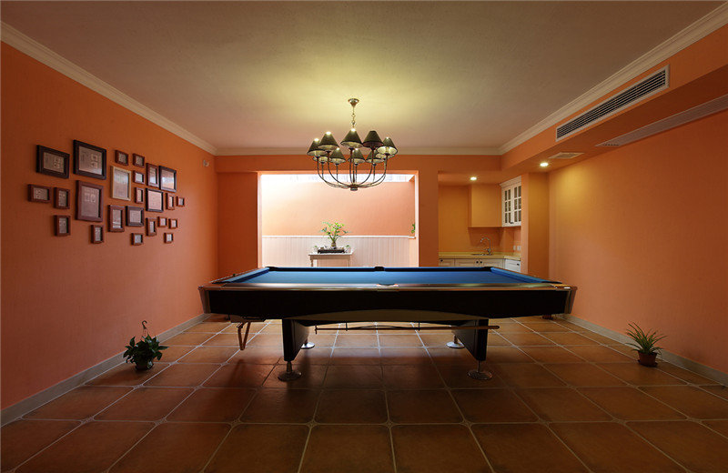 田园风格别墅台球室橙色背景墙装饰效果图