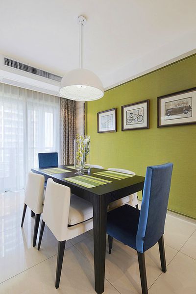 现代简约小清新餐厅绿色背景墙效果图