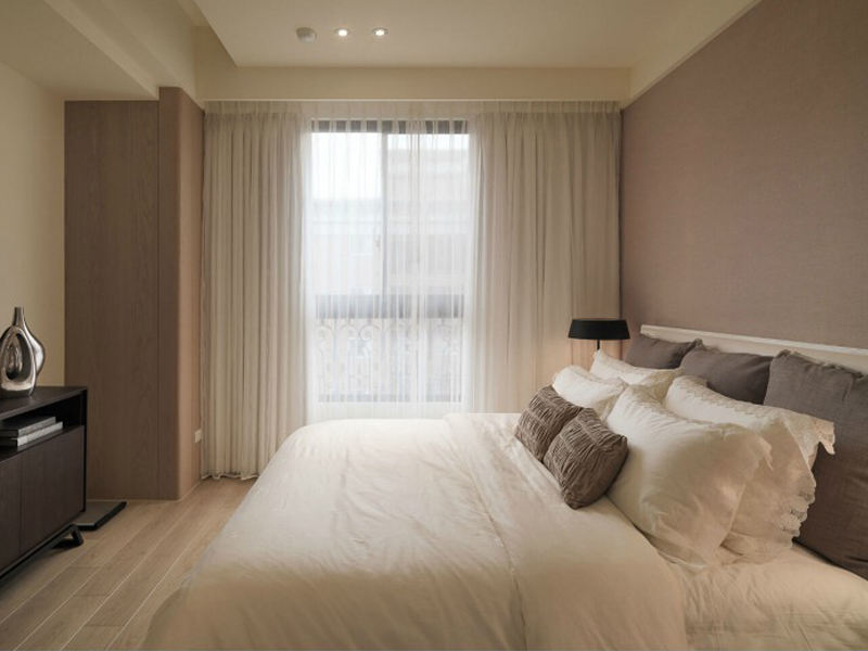 时尚简约卧室丝绸窗帘搭配效果图