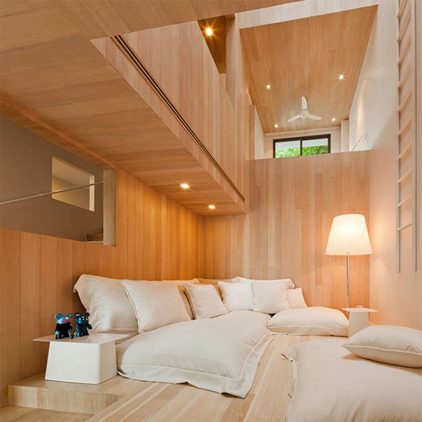 实木简约卧室暴力熊装饰图