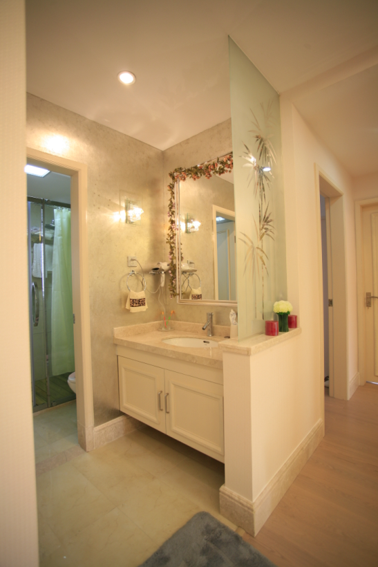 和谐温馨简欧风格设计卫生间格局效果图