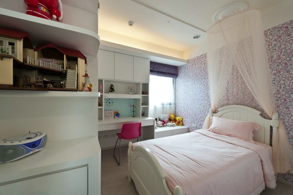 白色简约梦幻儿童房书架设计欣赏图 白色简约梦幻儿童房书架设计欣赏图