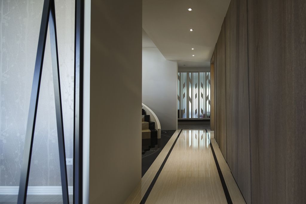 风韵成熟现代别墅室内过道装修