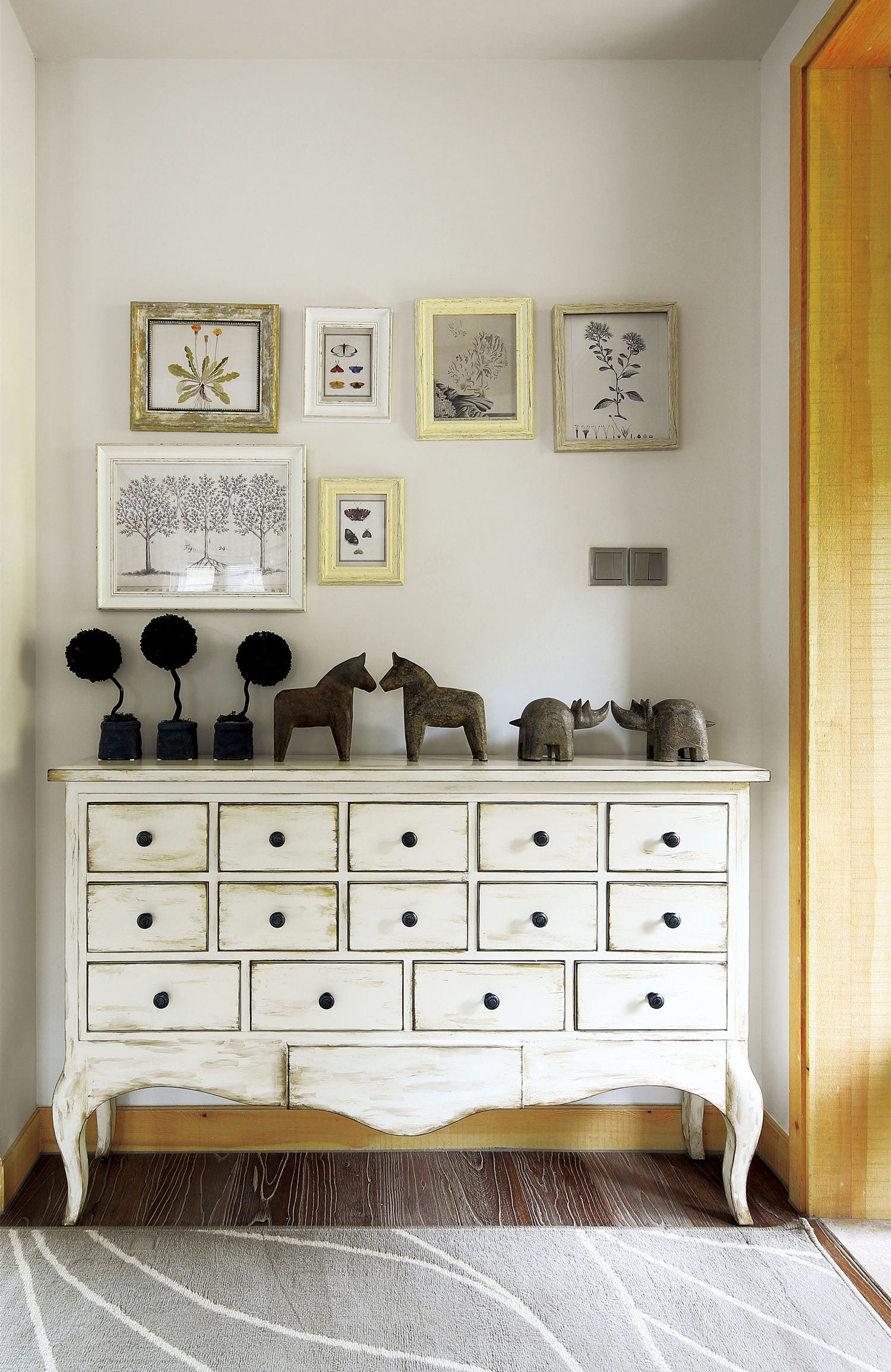 家居玄关混搭设计收纳柜装饰效果图