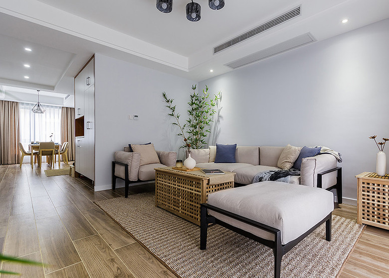 朴素洒脱日式原木和风三居客厅装饰效果图