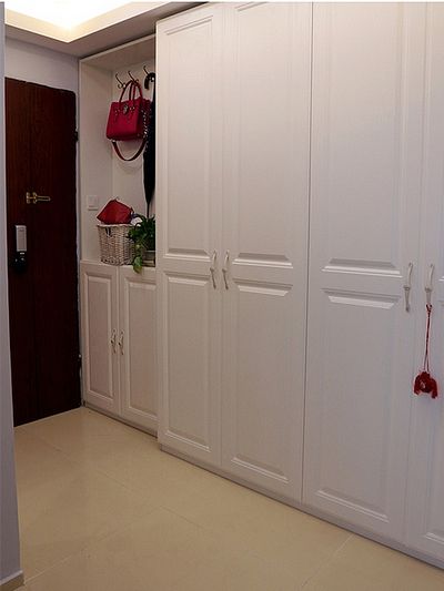 现代家居入户玄关收纳柜设计 - 效果图