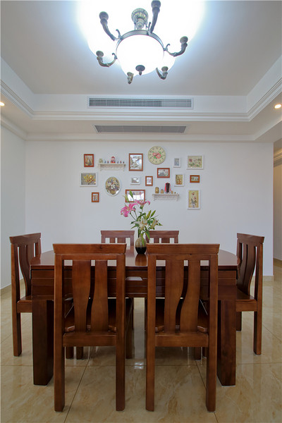 简洁时尚现代家居装修餐厅吊顶设计图 简洁时尚现代家居装修餐厅吊顶设计图