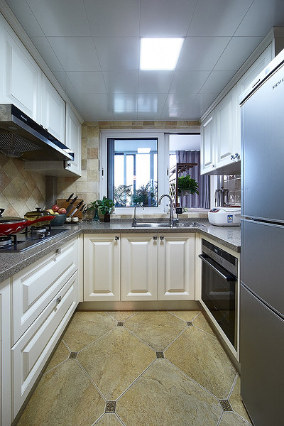 简约时尚现代美式小复式厨房装饰案例图