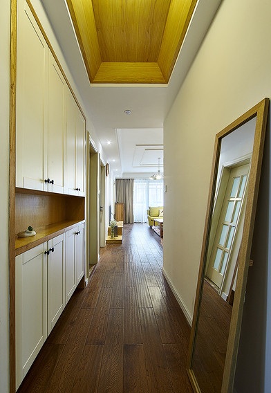 简约北欧风玄关木质吊顶效果图 简约北欧风玄关木质吊顶效果图