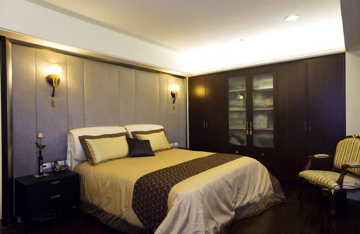 时尚现代家装卧室实木衣柜装饰效果图