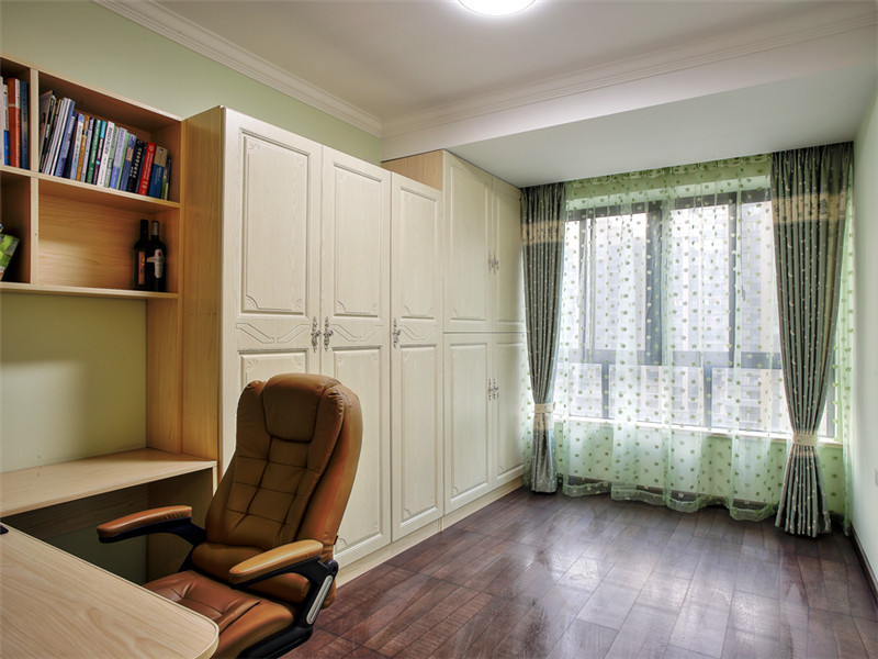 现代田园书房之实木地板装潢效果图