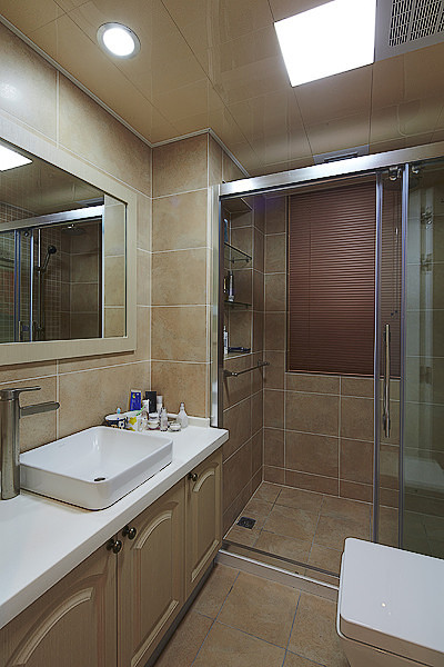 简约美式干湿分离卫生间装修效果图 简约美式干湿分离卫生间装修效果图