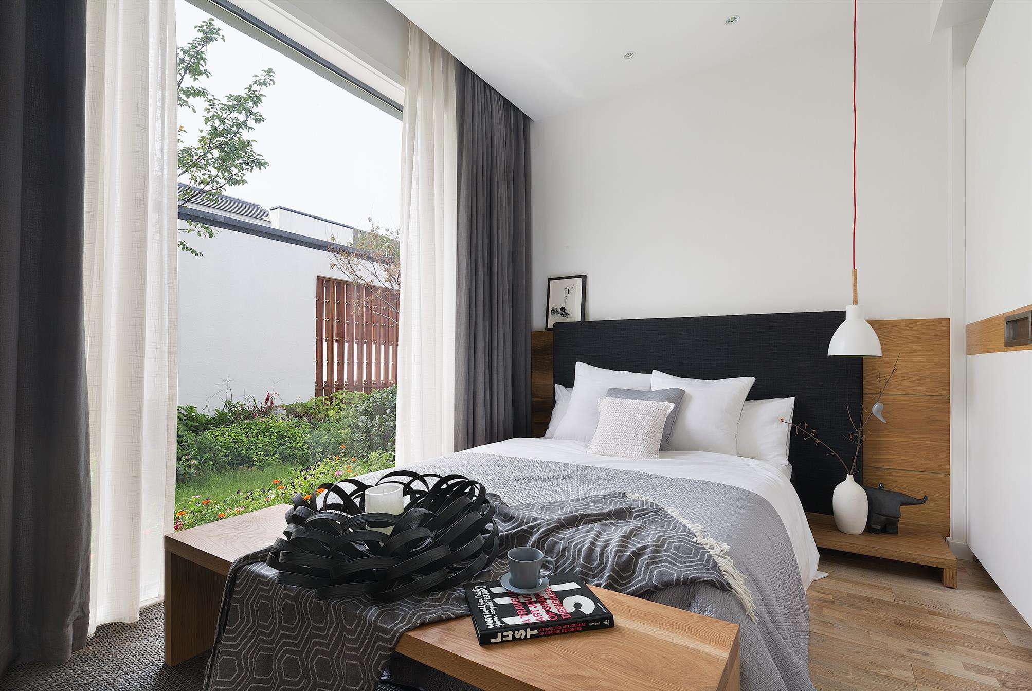 简约实木宜家风格别墅卧室落地窗设计 - 效果图