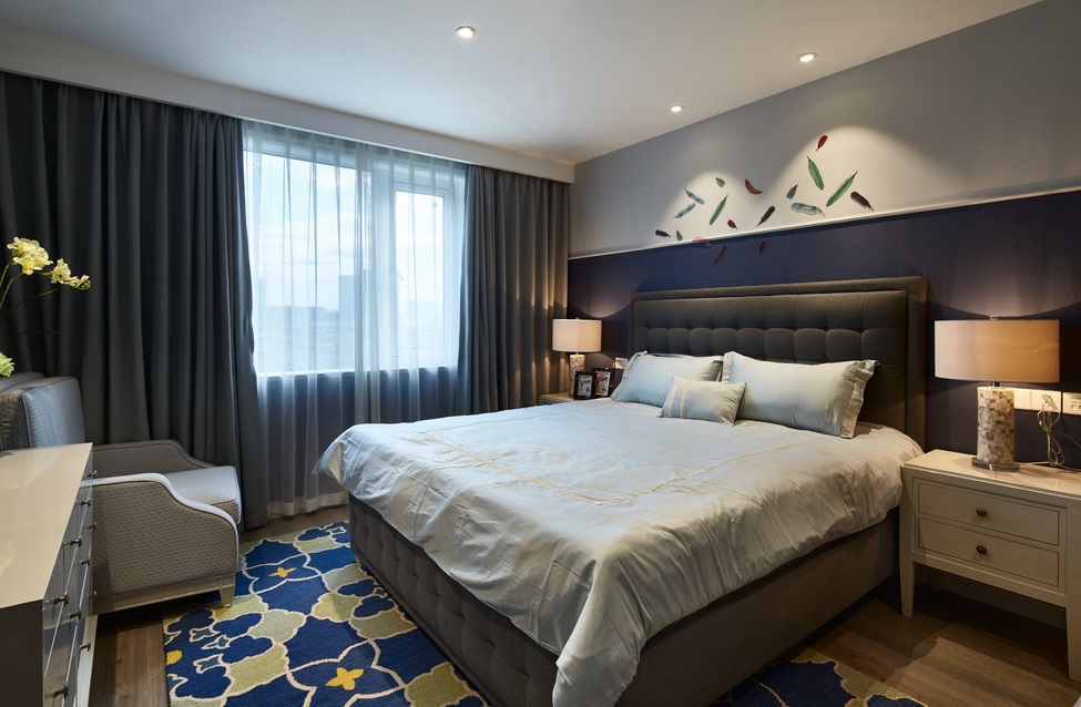 静谧美式家居卧室设计效果图