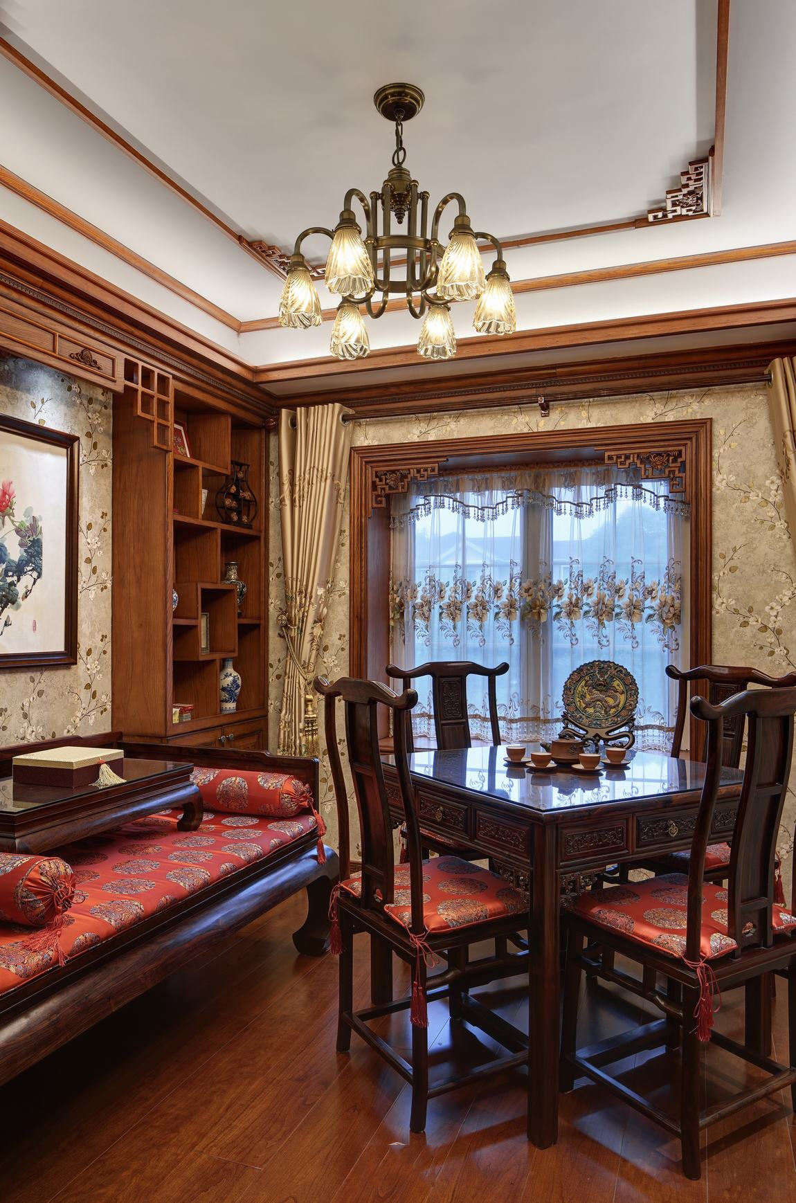 经典美式复古别墅餐厅餐桌搭配欣赏图 经典美式复古别墅餐厅餐桌搭配欣赏图