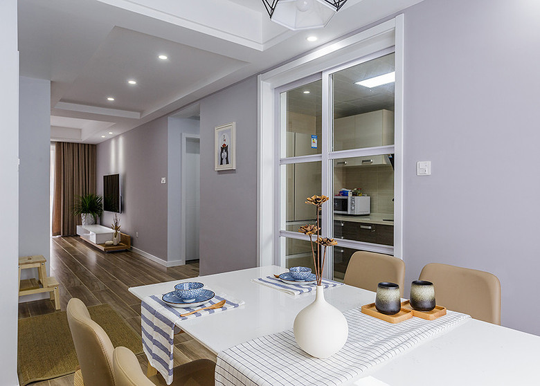 淡雅节制日式原木和风餐厅装饰效果图