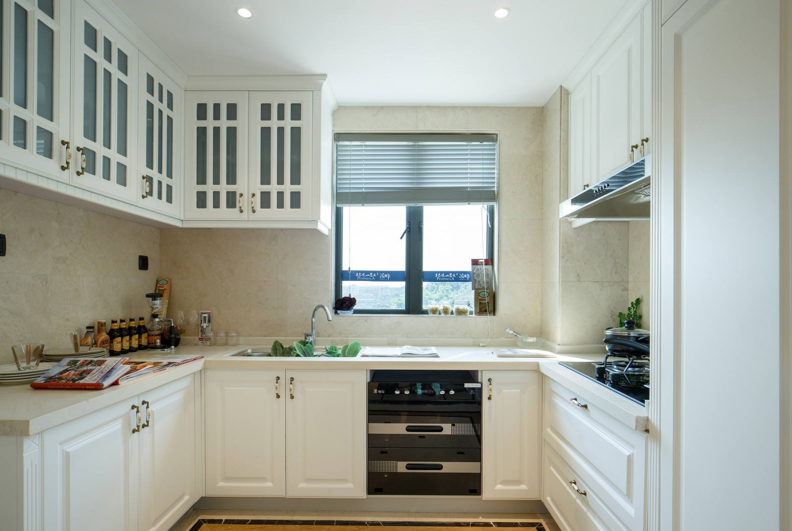 简洁明亮简欧厨房设计 简洁明亮简欧厨房设计