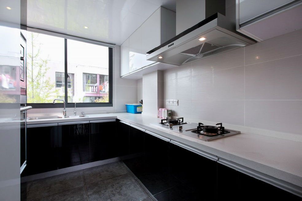 黑色后现代风格厨房橱柜效果图