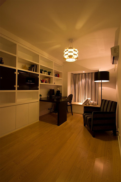 现代简约风书房白色隔断效果图