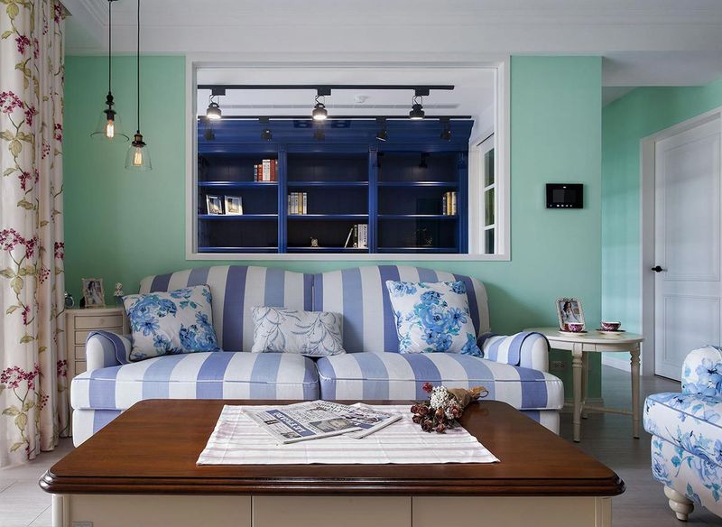 小清新美式混搭客厅创意展示柜效果图