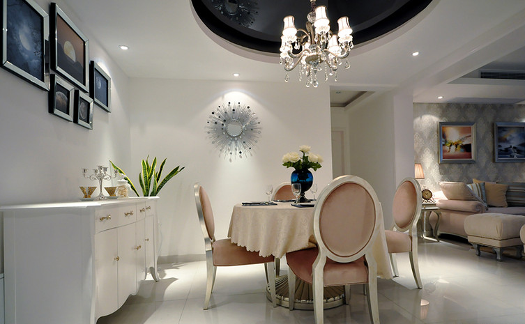 时尚北欧家装餐厅餐边收纳柜布置图