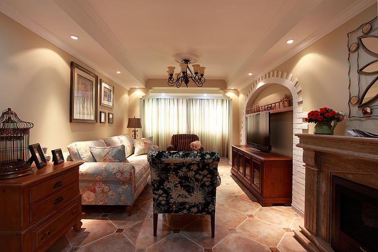 舒适温馨复古美式三居电视背景墙效果图