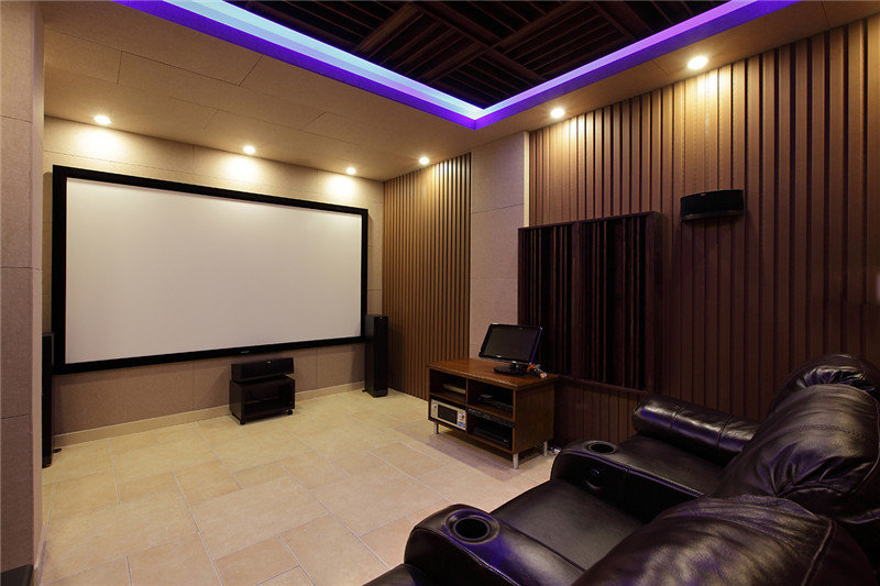 美式深色系家庭影院效果图