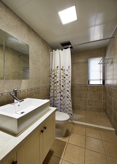 混搭新古典美式卫生间效果图