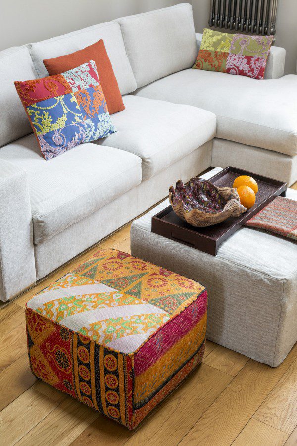 现代混搭民族风客厅沙发靠垫装饰图 - 效果图