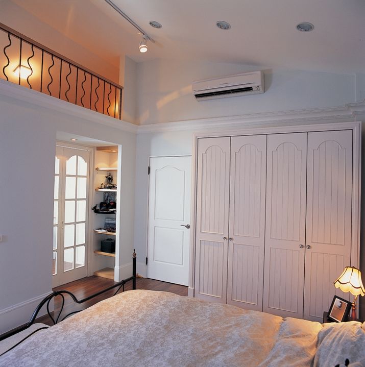 北欧小跃层不规则卧室装修效果图