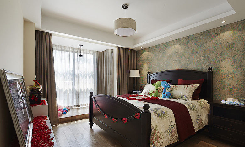 复古简欧卧室地台隔断设计 - 效果图