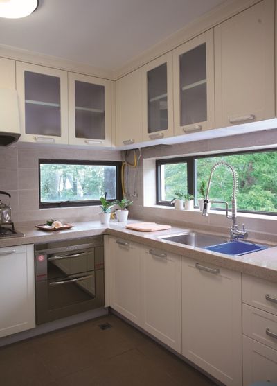 简约现代白色厨房效果图