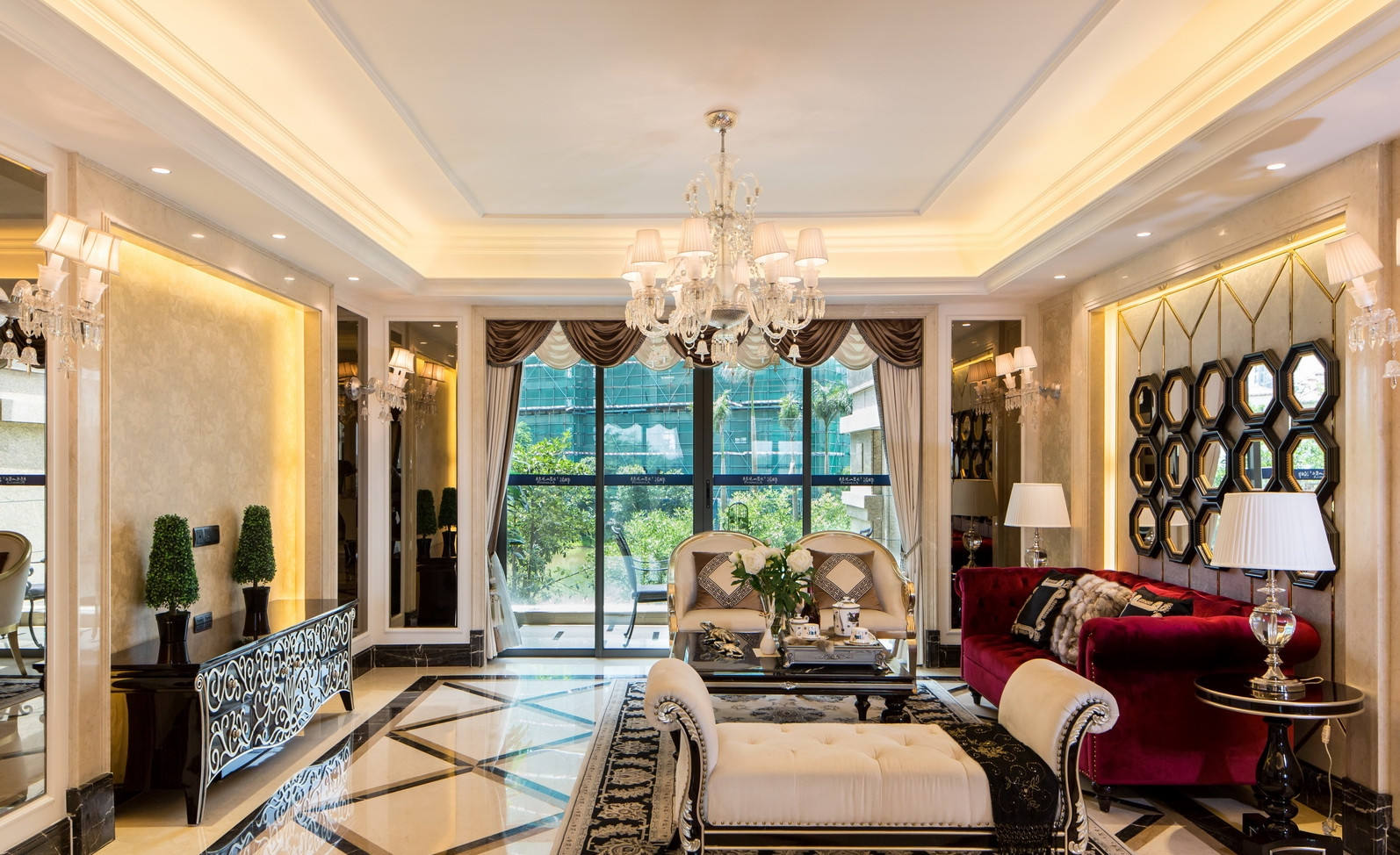 高贵典雅欧式别墅设计之吊顶效果图