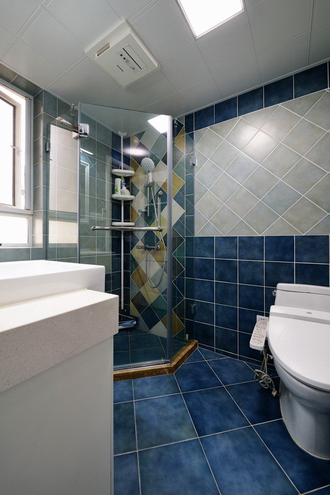 蓝色地中海卫生间设计装潢案例图