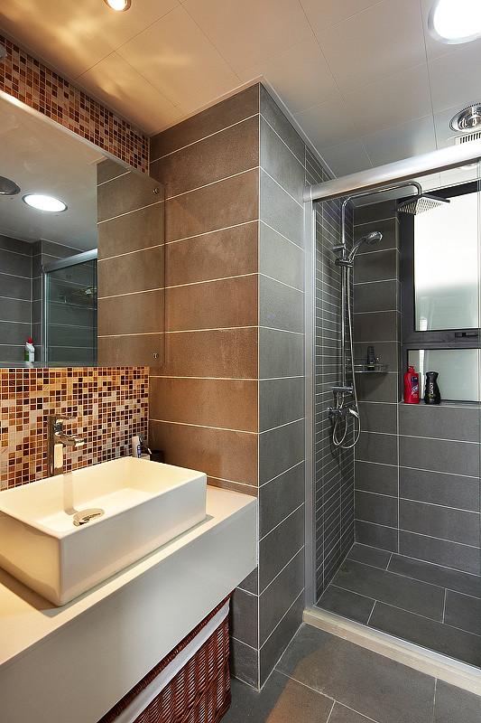 现代时尚卫生间干湿分离设计装修图 - 效果图