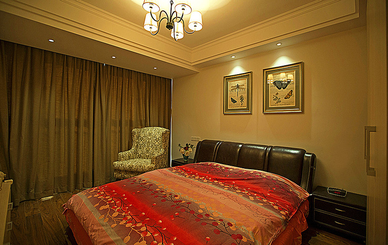 复古美式混搭卧室相片墙效果图