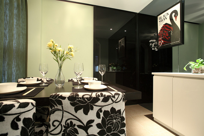 黑色印花时尚现代餐厅软装效果图 黑色印花时尚现代餐厅软装效果图