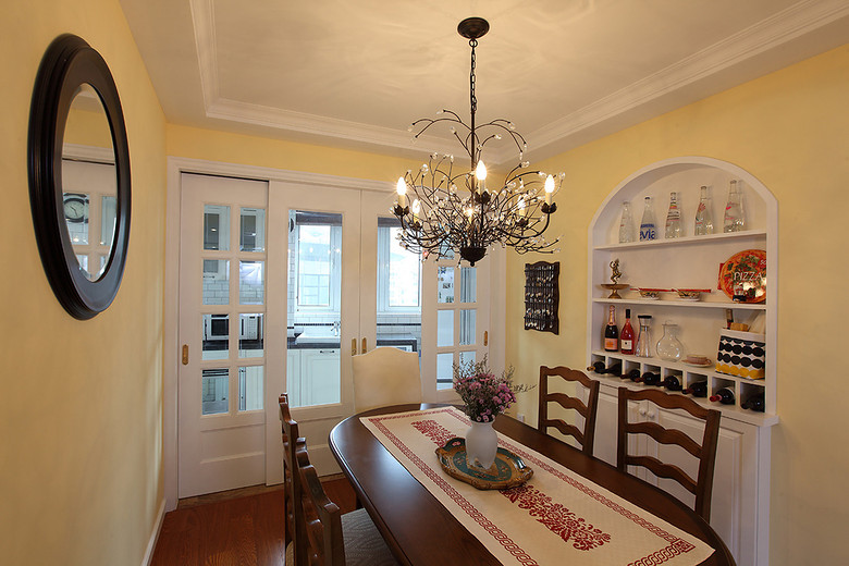 温馨浪漫美式餐厅吊灯装潢设计