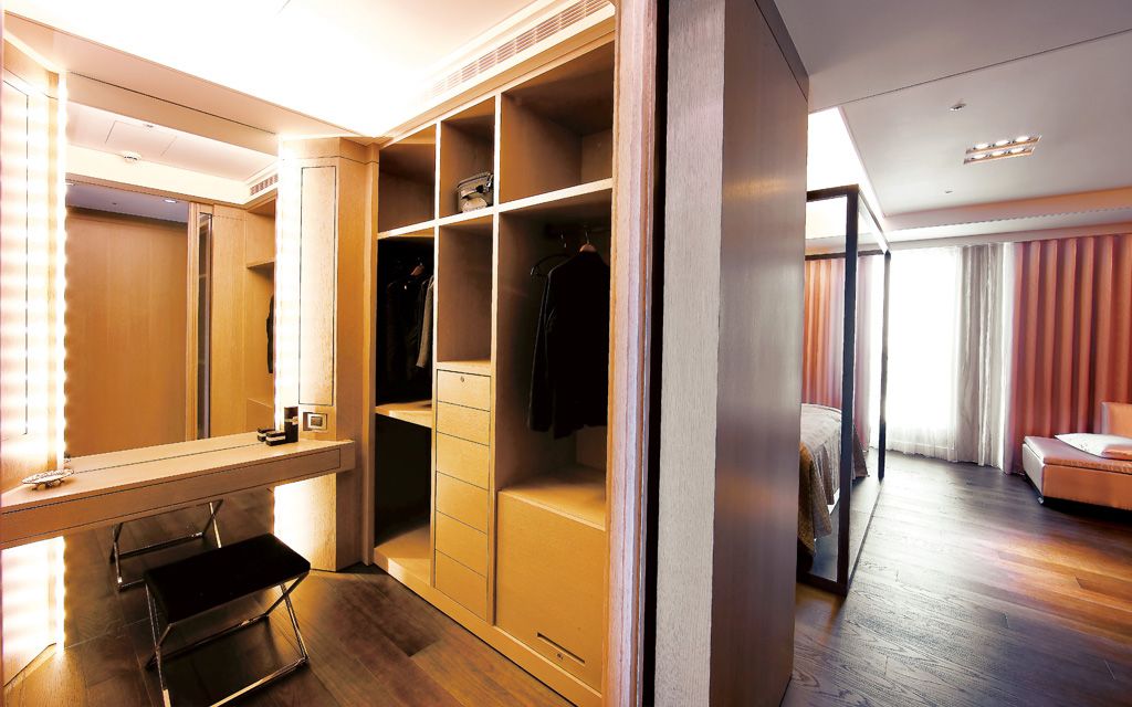 现代时尚装修 主卧衣帽间隔断设计 - 效果图