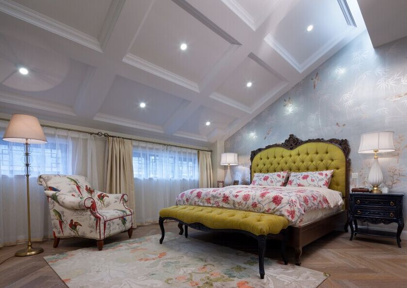 新古典风格斜顶卧室墙面装修效果图 新古典风格斜顶卧室墙面装修效果图