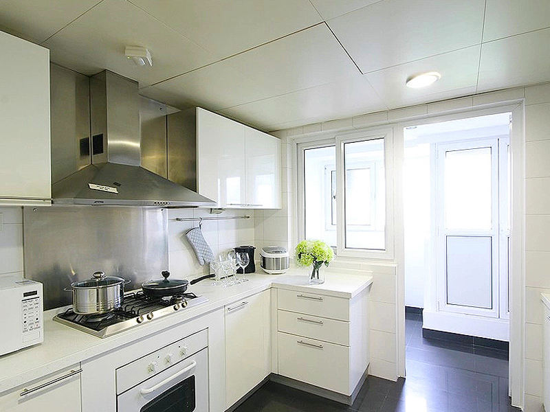 简约白现代风小厨房效果图