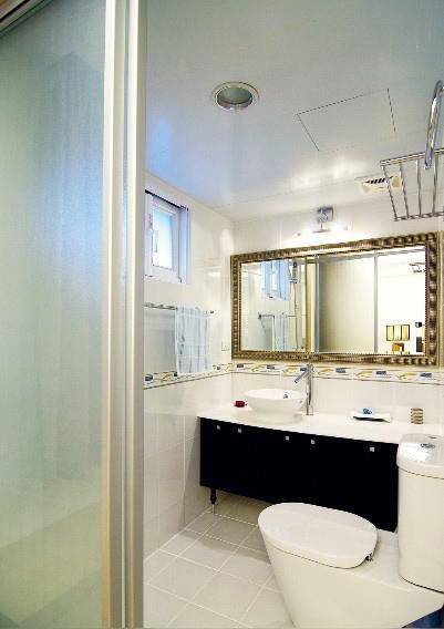 时尚现代卫生间浴室镜装饰图片 - 效果图