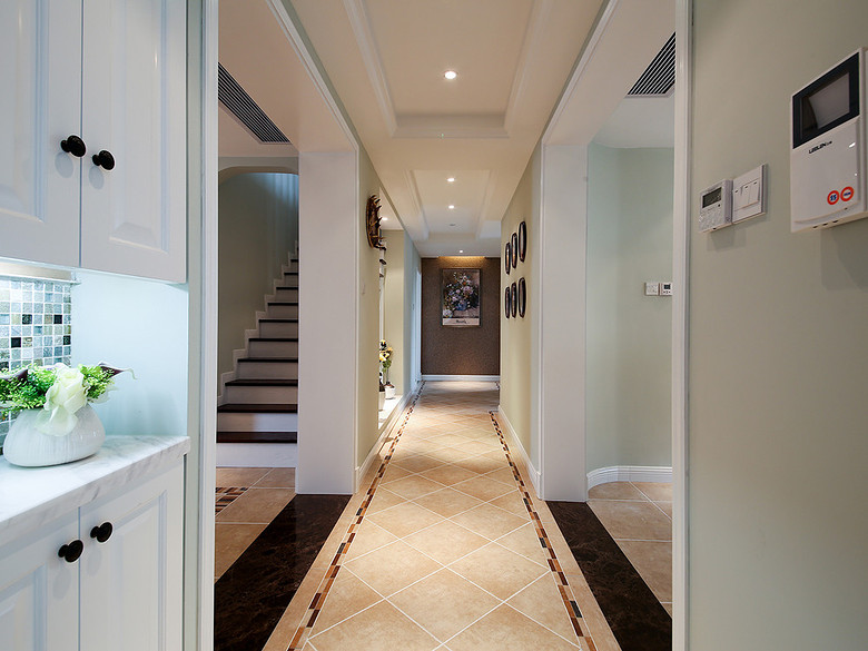 清新美式过道吊顶装修效果图