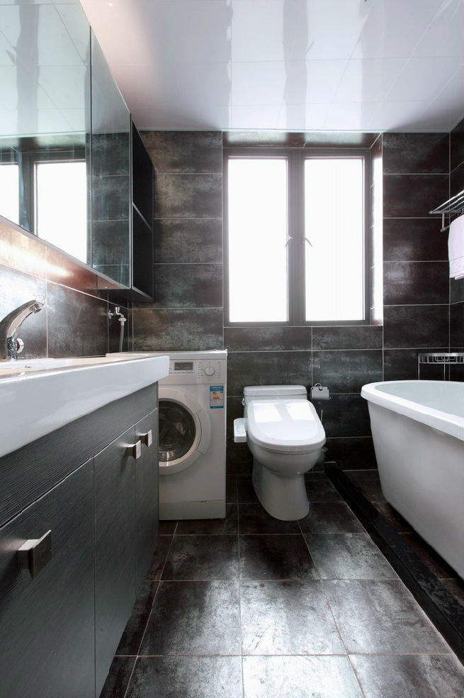 后现代黑色卫生间装潢案例图