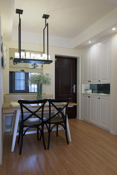 时尚混搭餐厅灯具装饰效果图