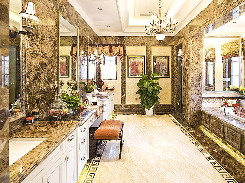 经典华丽复古欧式别墅卫生间装饰效果图