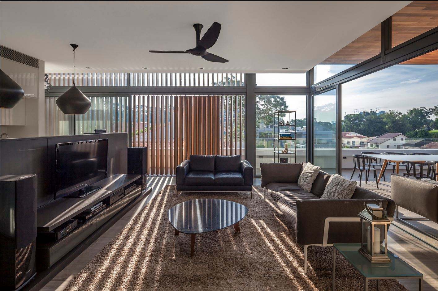 古典与现代相结合别墅开放式客厅设计装修欣赏图